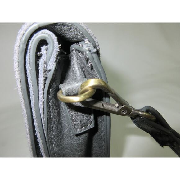 MIZTIQUE WOMENS CROSSBODY HANDBAG/PURSE ADJUSTABLE STRAP GRAY SUEDE EUC - Picture 5 of 10